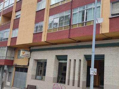 Venta Piso Lugo. Piso de cuatro habitaciones en Ronda do Carme. Primera planta plaza de aparcamiento con terraza calefacción individual