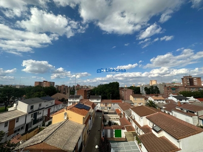 Venta Piso Madrid. Piso de tres habitaciones en Calle de San Pedro de Cardeña. Quinta planta con terraza