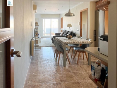 Venta Piso Malgrat de Mar. Piso de tres habitaciones en de Maó. Con terraza