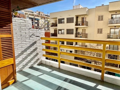 Venta Piso Palma de Mallorca. Piso de cuatro habitaciones en Arxiduc Lluis Salvador. Tercera planta con terraza