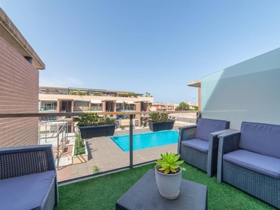 Venta Piso San Javier. Piso de tres habitaciones en Calle del Monasterio de Venta de Baños. Primera planta con terraza