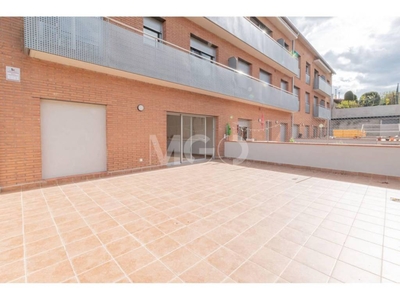 Venta Piso Santa Eulàlia de Riuprimer. Piso de dos habitaciones en Calle Mancomunitat. Nuevo con terraza