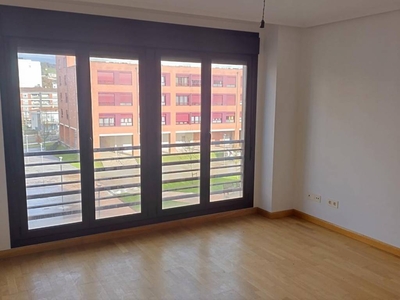 Venta Piso Siero. Piso de dos habitaciones en Juan Hevia. Buen estado segunda planta