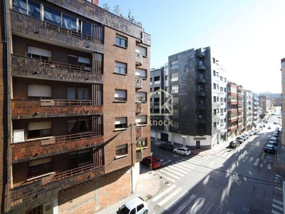 Venta Piso Siero. Piso de tres habitaciones en Calle de Torrevieja. Buen estado tercera planta con terraza