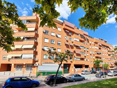 Venta Piso Valdemoro. Piso de tres habitaciones en Calle de la Guardia Civil. Buen estado quinta planta con terraza