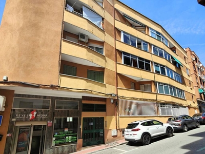 Venta Piso Valdemoro. Piso de tres habitaciones en Calle del Cristo de la Salud. Buen estado primera planta con terraza