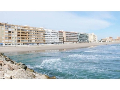 Venta Piso València. Piso de tres habitaciones en Calle ESCOTILLA. Buen estado primera planta con terraza