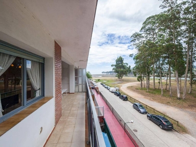 Venta Piso Villaviciosa. Piso de dos habitaciones en El Puntal - San Martin del Mar 7. Buen estado primera planta con terraza