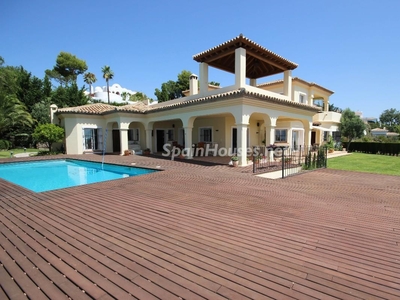 Villa independiente en venta en Estepona