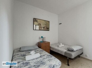 Apartamento de 4 dormitorios en alquiler en Barcelona