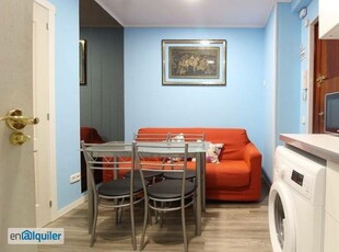 Soleado apartamento de 2 dormitorios con aire acondicionado en alquiler en Argüelles