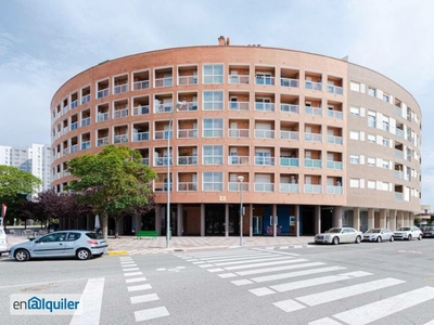 Alquiler piso terraza y ascensor Pamplona / Iruña