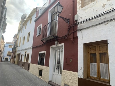 Casa adosada en venta en Ayora