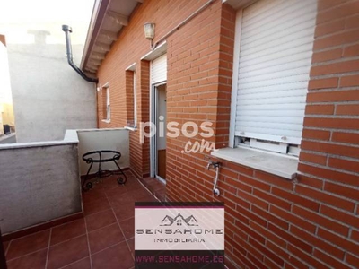 Casa adosada en venta en Calle Almendros