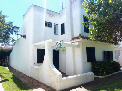 Casa adosada en venta en Centro - Torre de la Higuera, Almonte