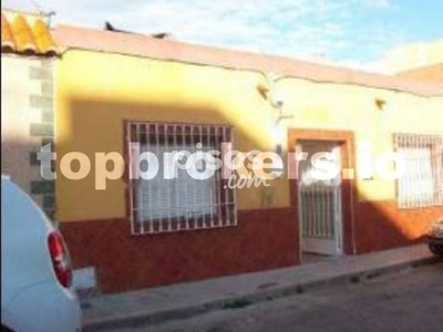 Casa adosada en venta en La Chanca-Pescadería