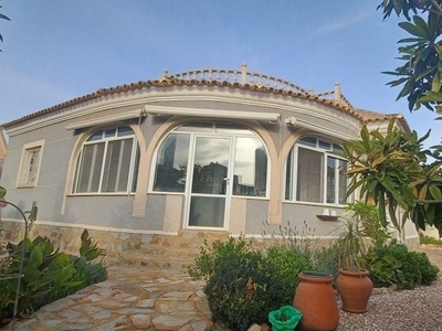 Casa adosada en venta en La Siesta, Torrevieja