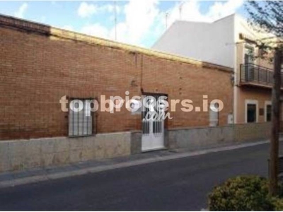 Casa adosada en venta en Valdepeñas