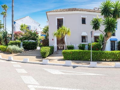 Casa pareada en venta en San Pedro de Alcántara, Marbella