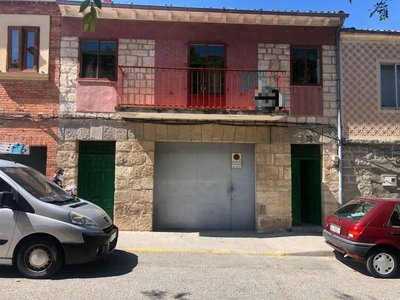 Venta Casa adosada Segovia. A reformar plaza de aparcamiento con balcón calefacción individual 150 m²