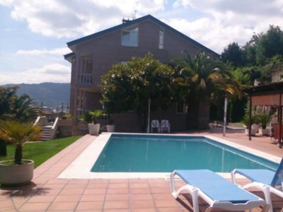 Venta de casa con piscina y terraza en Vinteún, Oira (Ourense)