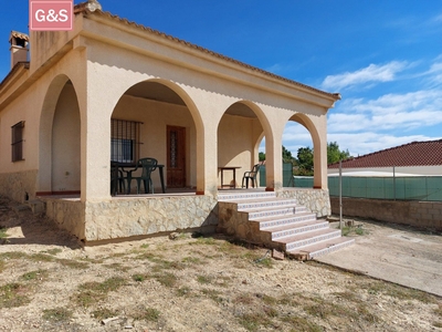 Venta de casa con terraza en Turís, Cañapar urbanización