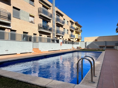 Venta de piso con piscina y terraza en Sant Pere Pescador, Girona (Costa Brava)