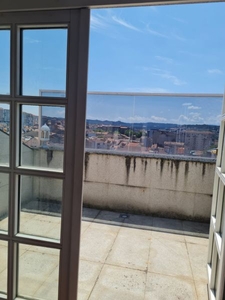 Venta de piso con terraza en Centro (Ourense)