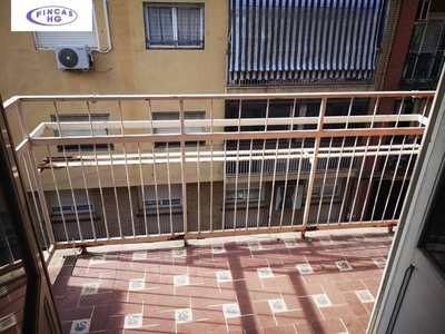Venta Piso Alicante - Alacant. Piso de cuatro habitaciones Tercera planta con terraza
