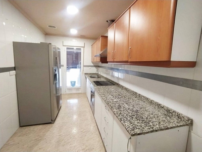 Venta Piso Elche - Elx. Piso de tres habitaciones en Joaquin Martínez Maciá. Quinta planta