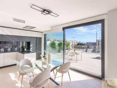 Venta Piso Guardamar del Segura. Piso de tres habitaciones Planta baja con terraza