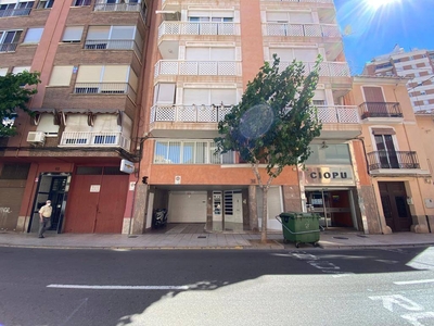 Venta Piso Castellón de la Plana - Castelló de la Plana. Piso de tres habitaciones Tercera planta con balcón