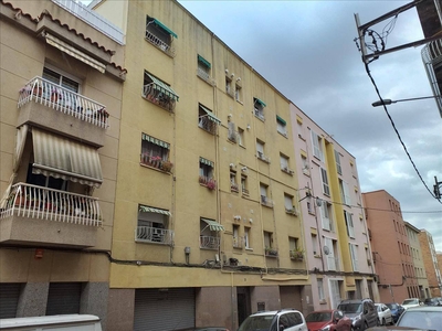 Venta Piso Sabadell. Piso de dos habitaciones en Calle Garrigues. Buen estado con terraza