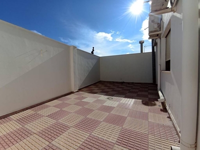 Alquiler Piso Ibi. Piso de tres habitaciones Primera planta con terraza