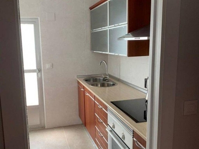 Alquiler Piso Jaén. Piso de tres habitaciones Segunda planta