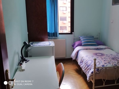Habitaciones en C/ Calle San Marino, Madrid Capital por 360€ al mes