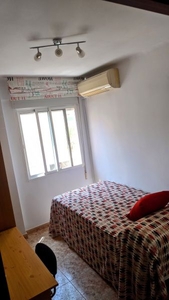 Habitaciones en C/ Rosalía, Málaga Capital por 375€ al mes