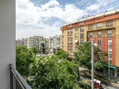Venta Piso Granada. Piso de tres habitaciones en Camino de Ronda. Cuarta planta con terraza