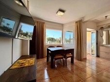 Alquiler apartamento en 12 apartamento con 2 habitaciones amueblado con aire acondicionado y vistas al mar en Torre del Mar