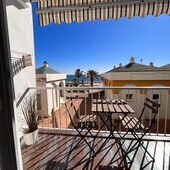 Apartamento en primera línea de playa. Carvajal. Fuengirola.