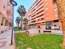 Piso fabuloso piso de cuatro dormitorios con dos plazas de garaje y trasteros en Málaga