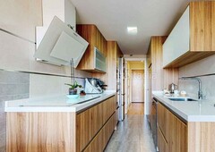 Piso vivienda reformada de 112 m2 en urbanización privada en Madrid