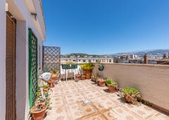 Precioso ático con gran terraza a la venta en el centro de Granada!!