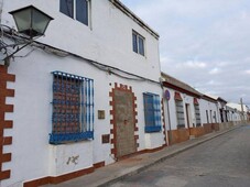 Venta Casa rústica en Calle Tomas Gonzalez Del Campo Aznalcázar. Buen estado 150 m²