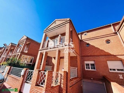 Casa adosada en alquiler en Calle de San Pedro 'El Verde'