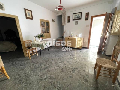 Casa adosada en venta en Iznajar