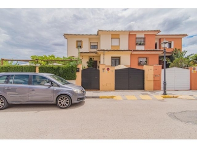 CASA PAREADA EN URBANIZACIÓN EL TORREÓN