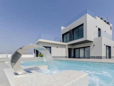 Chalet en venta en Campoamor, Orihuela