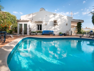 Chalet en venta en Las Chapas - El Rosario, Marbella, Málaga