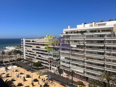 Venta Piso en Av. del Mar 5 5. Marbella. Buen estado novena planta plaza de aparcamiento con balcón